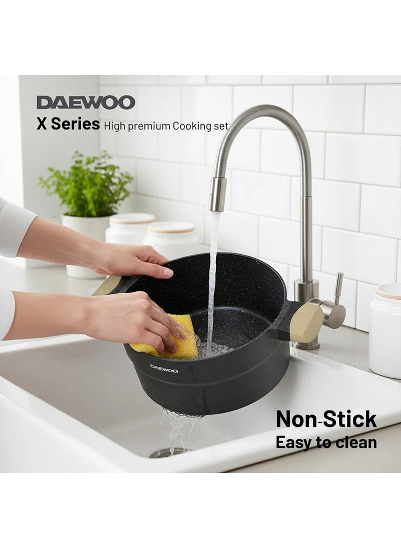 دايو طقم أواني طهي دايو جرانيت 24 سم مع أغطية - مصنوع من الألومنيوم المصبوب، قاعدة غير لاصقة من 5 طبقات بنمط الرخام والجرانيت، قاعدة مناسبة للطهي بالحث، سطح خارجي مقاوم للحرارة، مقابض باردة الملمس - أسود وبني - Image 3